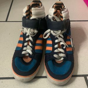 Adidas Amberlight up wedge sneakers size 9 run small